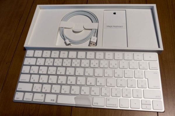 充電はLightning経由