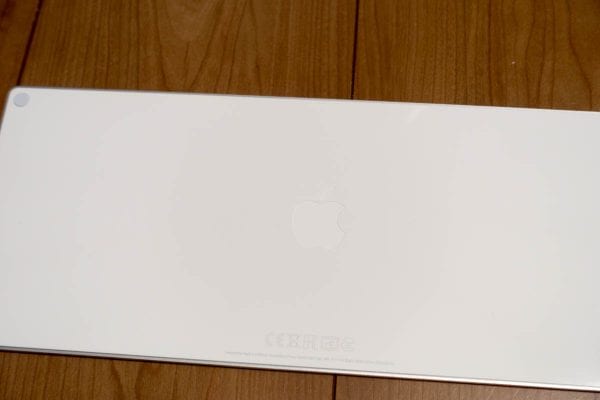 裏面にはAppleロゴ