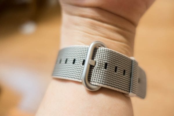 裏側から。固定金具が目立つようになる