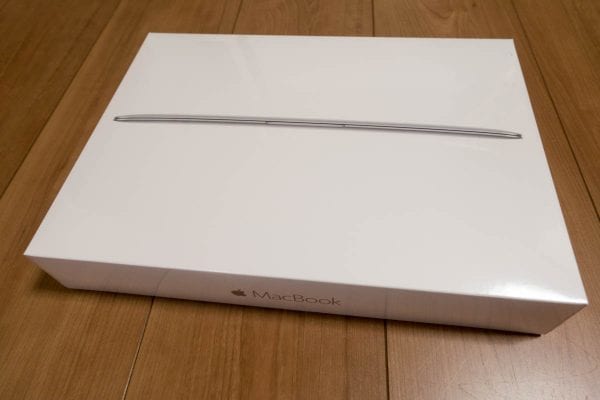 MacBookの箱です!