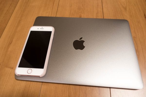 iPhone 6sと並べてみた