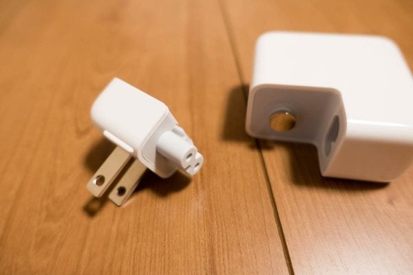 グローバル仕様の為、取り外して海外で使用することも可能