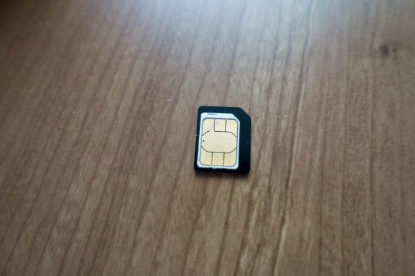 nano-SIM→micro-SIM変換アダプタ