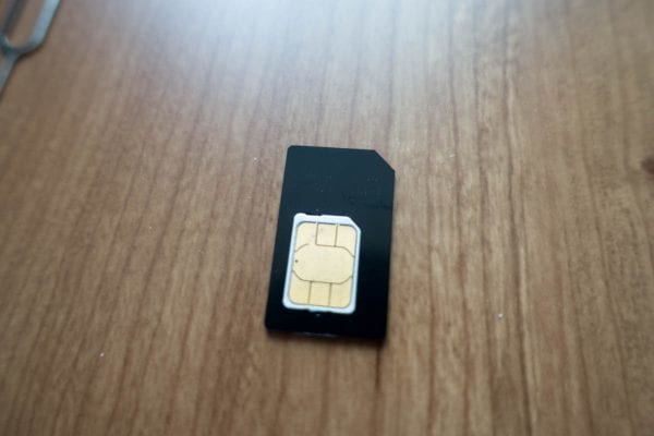 nano-SIM→通常SIM変換アダプタ