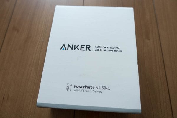 Anker社の製品ではお馴染みの箱