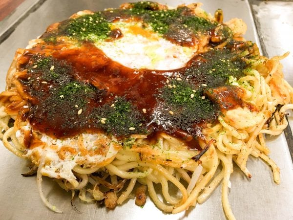 注文したもは肉玉そば、イカ天トッピング