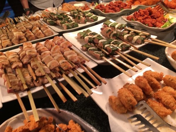 料理はオードブル形式