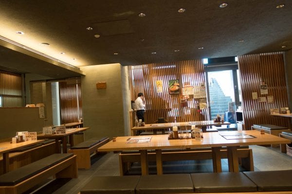 店内はオープン直後(11時過ぎ)ということもあり、お客さんはまばら