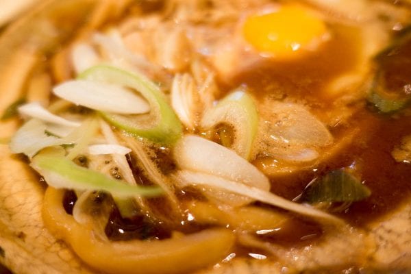 今回はかしわ入りなので、愚はかしわ・卵・ネギ