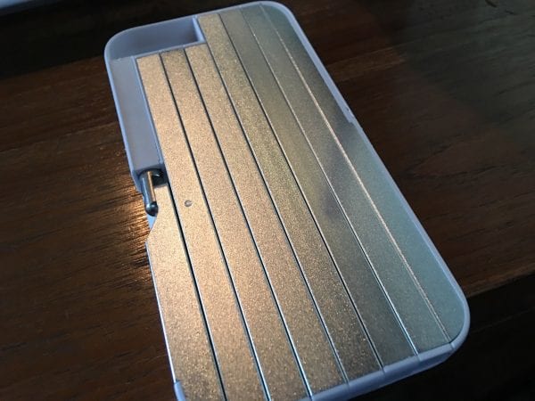 自撮り棒内蔵iPhoneケース