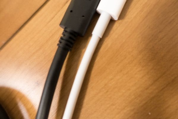 ケーブルも少しエレコム製の方が太い