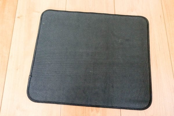 裏面は滑り止め加工