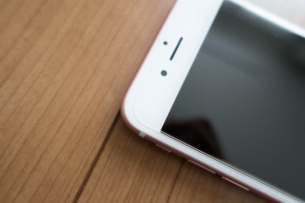 iPhone 6シリーズのラウンド部分は避ける形状