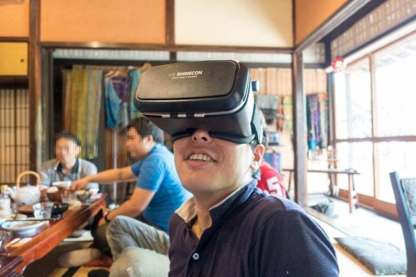 VR BOXを装着した僕