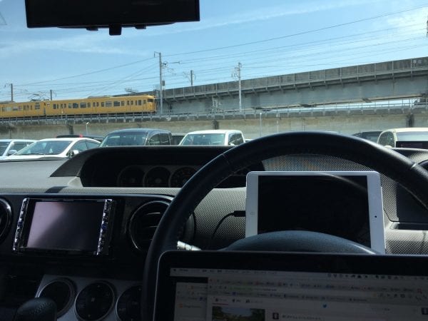 MacBook Proを車内で使うのは地獄