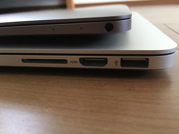 あまり気にならないが、MacBookは比べるとやはり薄い