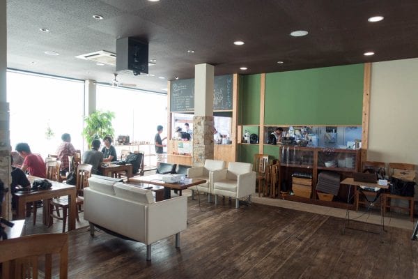 ステージ側からみた会場
