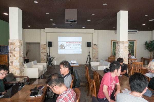 ステージ正面からみた会場