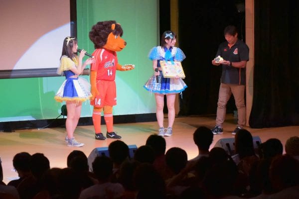 公式応援アイドルを務める「ヴィアティン三重」からも誕生日プレゼント