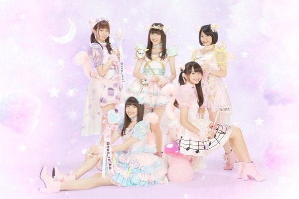 うるチョコ衣装のアーティスト写真