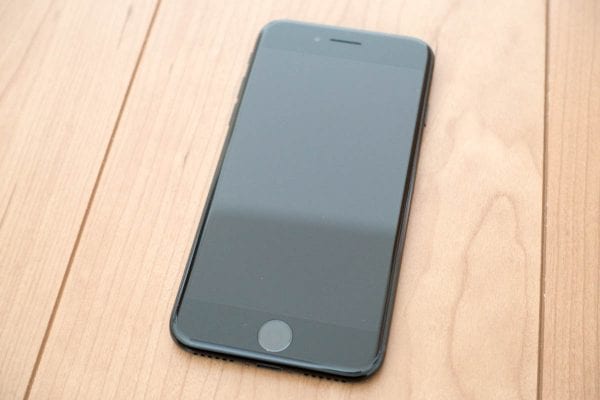 Iphone 7の画面が汚れ 皮脂 指紋できたないなら水で洗うとキレイになるよ 完全防水ではないので程々に アナザーディメンション