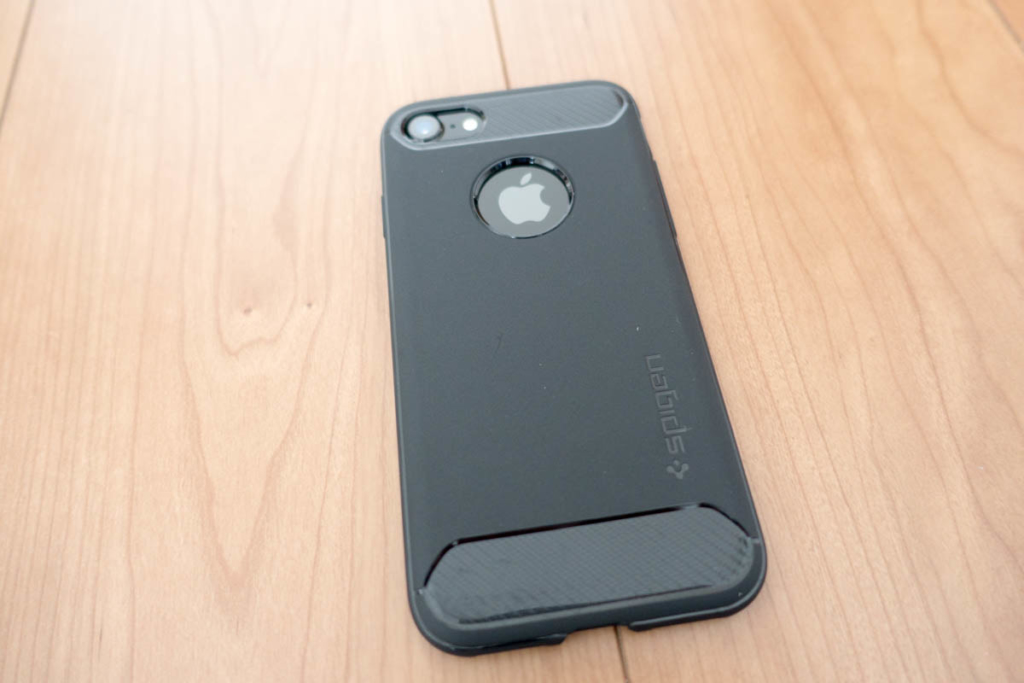 Spigen「ラギッドアーマー」