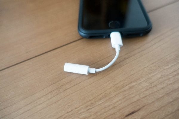 変換アダプタを使うのはお世辞にも見栄えが良くない