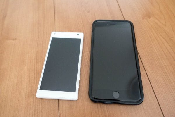使用機材は以下。 左:Xperia Z5 Compact(E5823) 右:iPhone 6s Plus