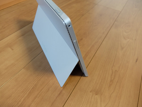 Suraface Pro 3のキックスタンド