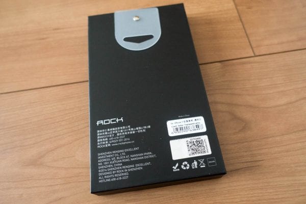 輸入品であるため、パッケージは日本語化されていない