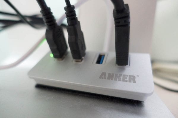給電はUSB