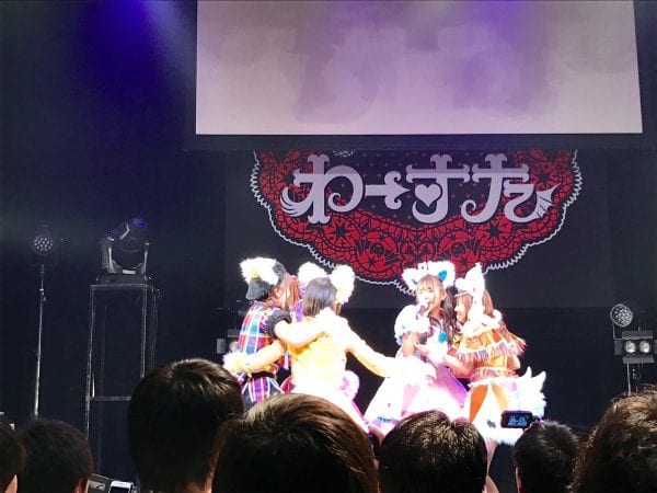 ほんとのサプライズだったようで、本気で驚き喜ぶメンバー