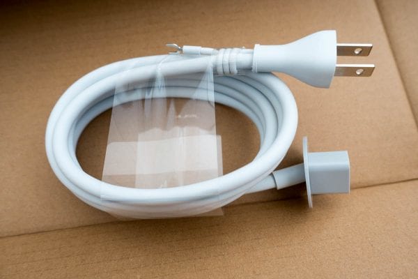 電源アダプタ