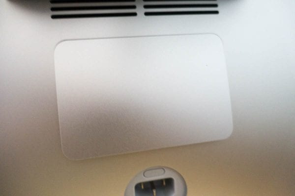 蓋が浮き上がる