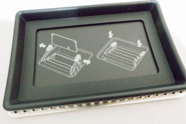 外した蓋の裏側には説明