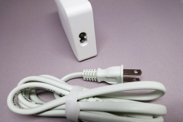 充電器と電源コードが独立