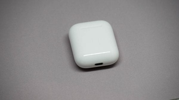 充電はLightningで
