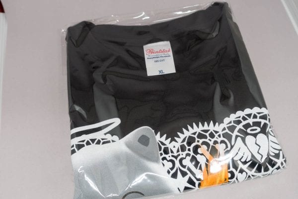 TシャツはXLのみ