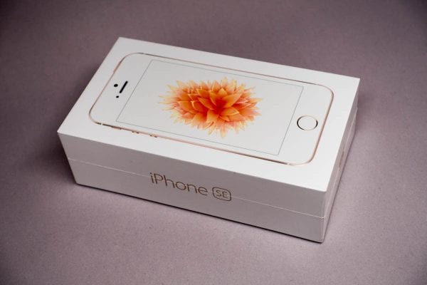 iPhone SEの化粧箱