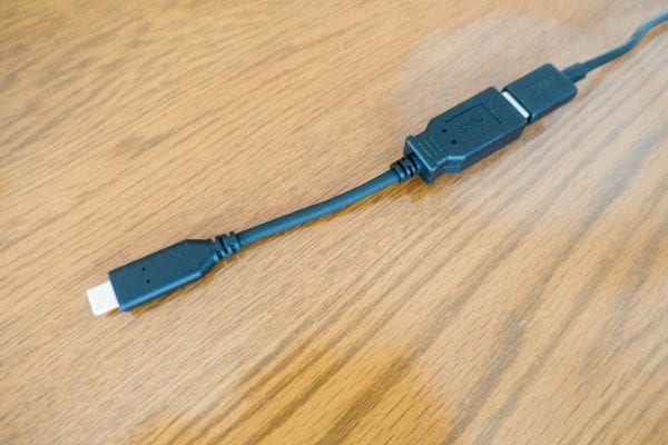 変換ケーブルが付属しUSB-TypeCに接続可能