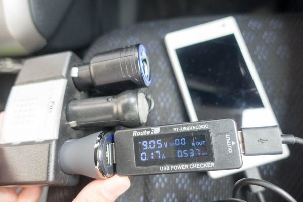 Quick Charge 3.0対応ポートで充電