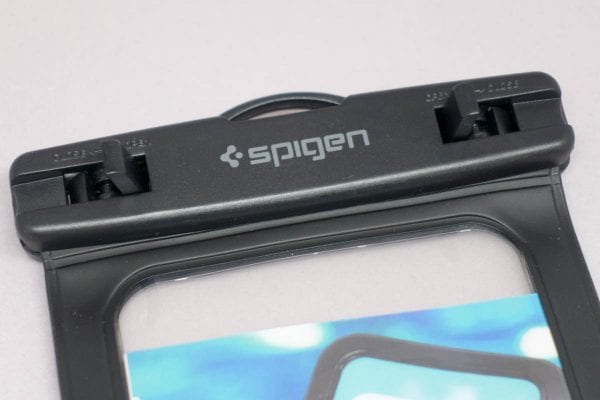 お風呂でジップロックはもうやめよう 1 000円で買える防水ケース Spigen A600 レビュー Pr アナザーディメンション