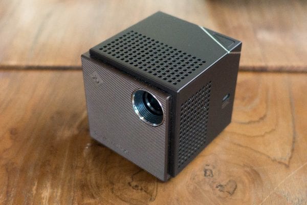 超小型プロジェクター『Smart Beam Laser』