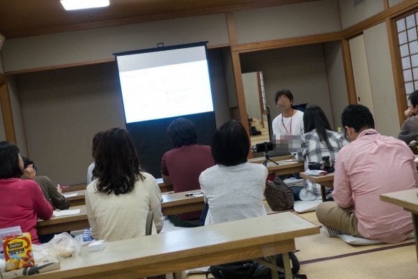 皆さん真剣に話を聞いてました
