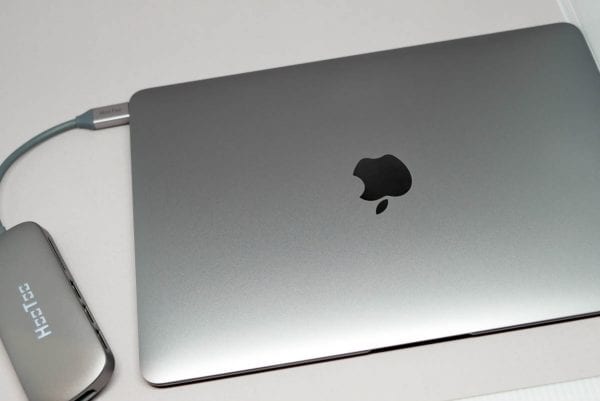 12インチMacBook(スペースグレイ)にピッタリ