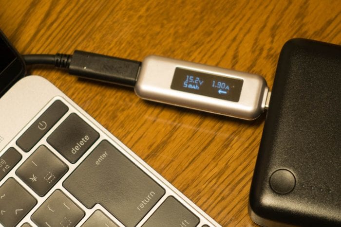 モバイルバッテリーからの出力