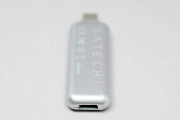 背面にもUSB-TypeCポート