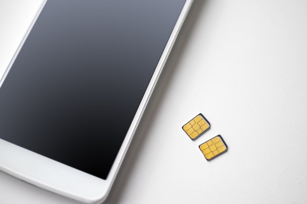 Смартфон с поддержкой e sim. Apple SIM.