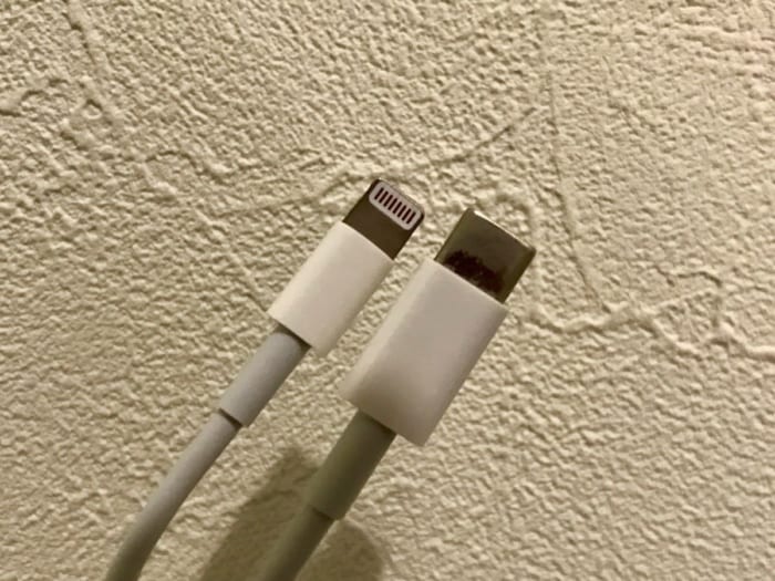 左がLightning、右がUSB-TypeC