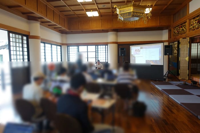 もはや定番になった「アイドルネタ」